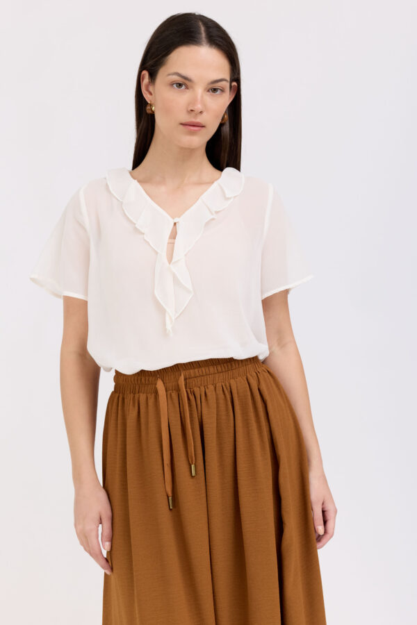 חולצת בלו קרם