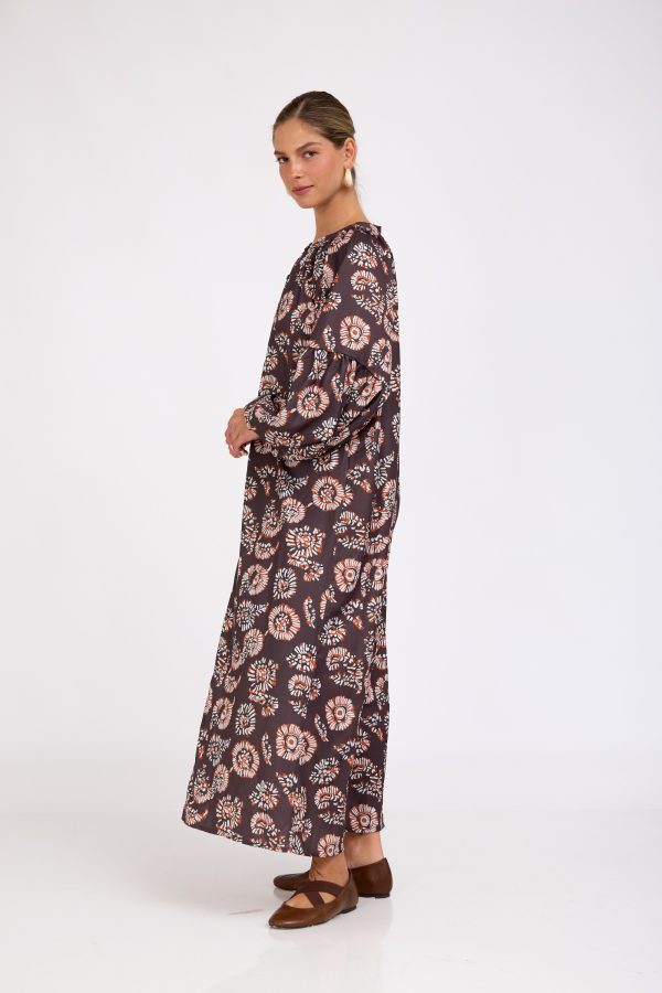 שמלת כתר חומה