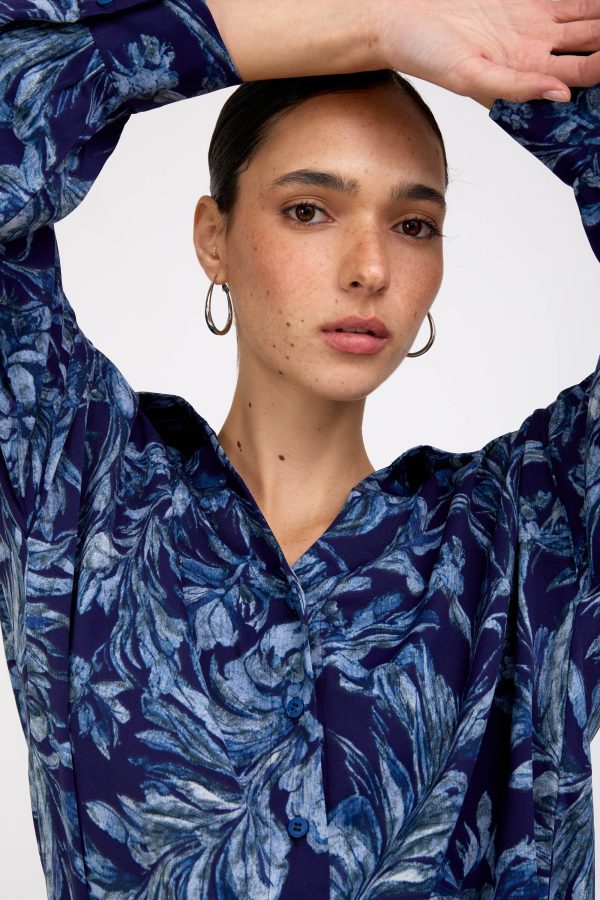 חולצת פועה כחולה