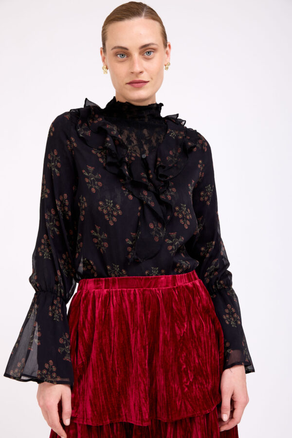 חולצת קוטור שחורה