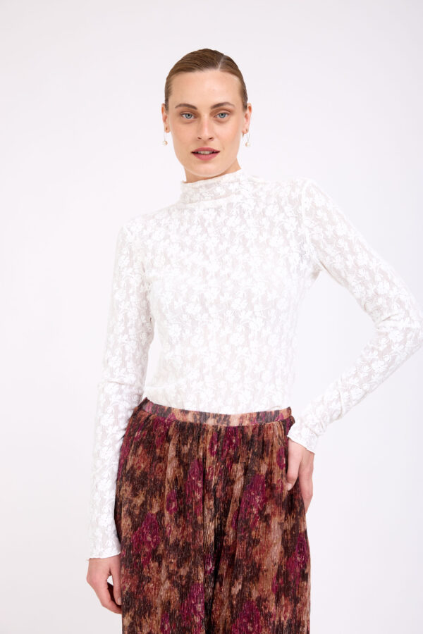 חולצת אוטואל לבנה