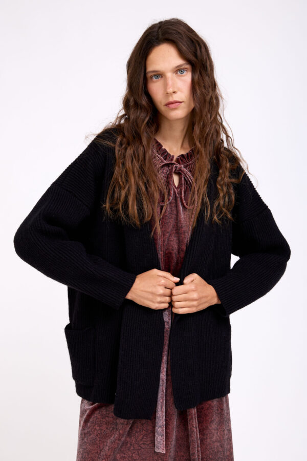 סריג סופט שחור