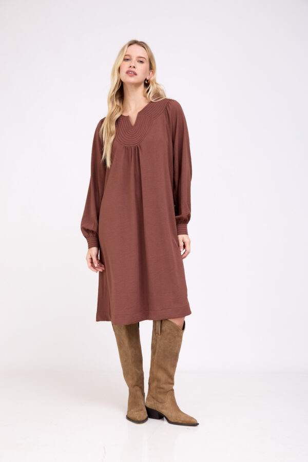 שמלת נואר חומה