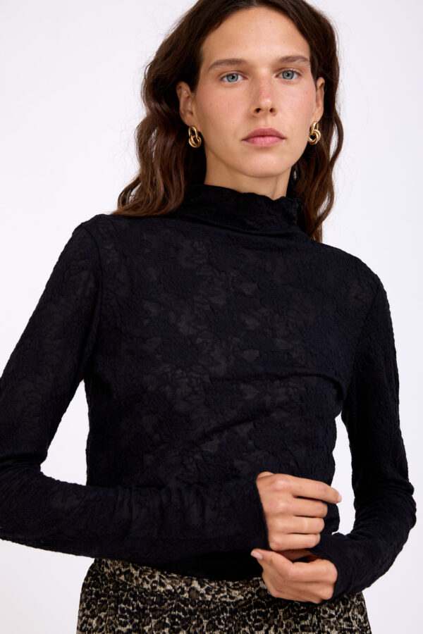 חולצת פורל שחורה