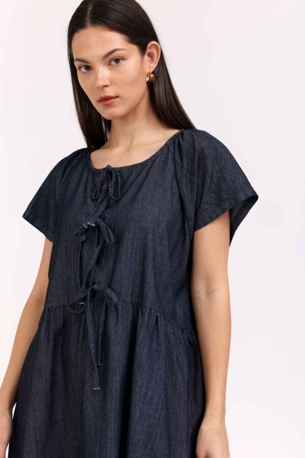 שמלת נייבי ג'ינס